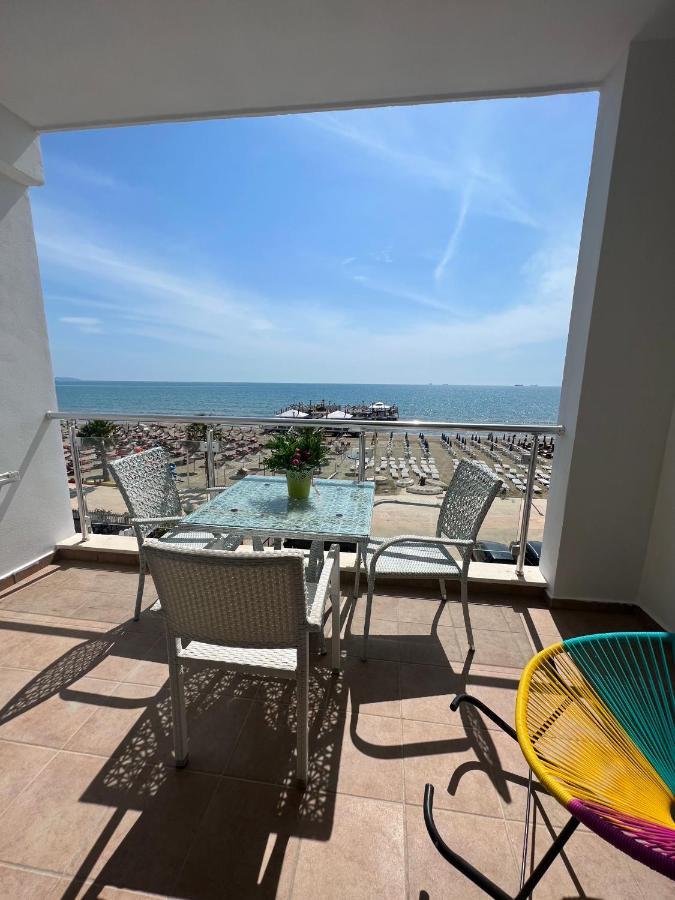 Sea View Apartment *