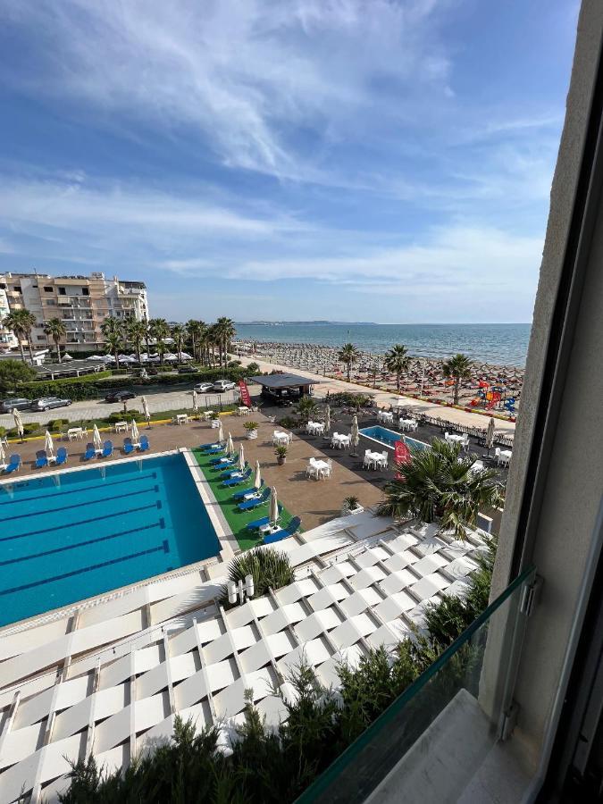 Sea View *