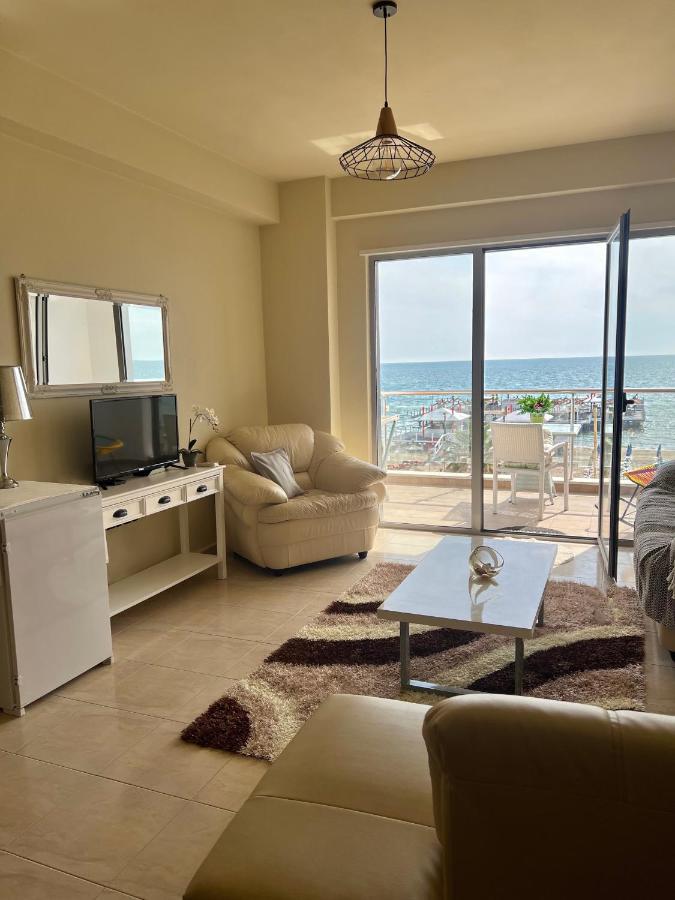 Sea View Apartment *